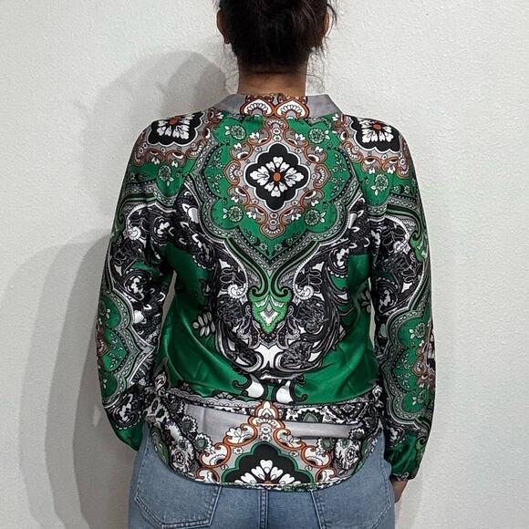 Chico's Green Print Satin V-Neck Blouse Sz 0/S - Picture 11 of 13